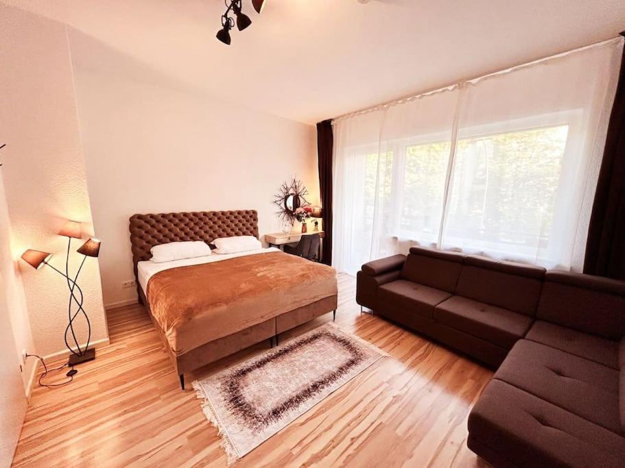 Duplex Apartment Ullstein- 4 Bedrooms, 2 Bathrooms, Living Room, 2 Parking Spaces, Boxspringbeds, Family & Business Apartment! Berlin Ngoại thất bức ảnh