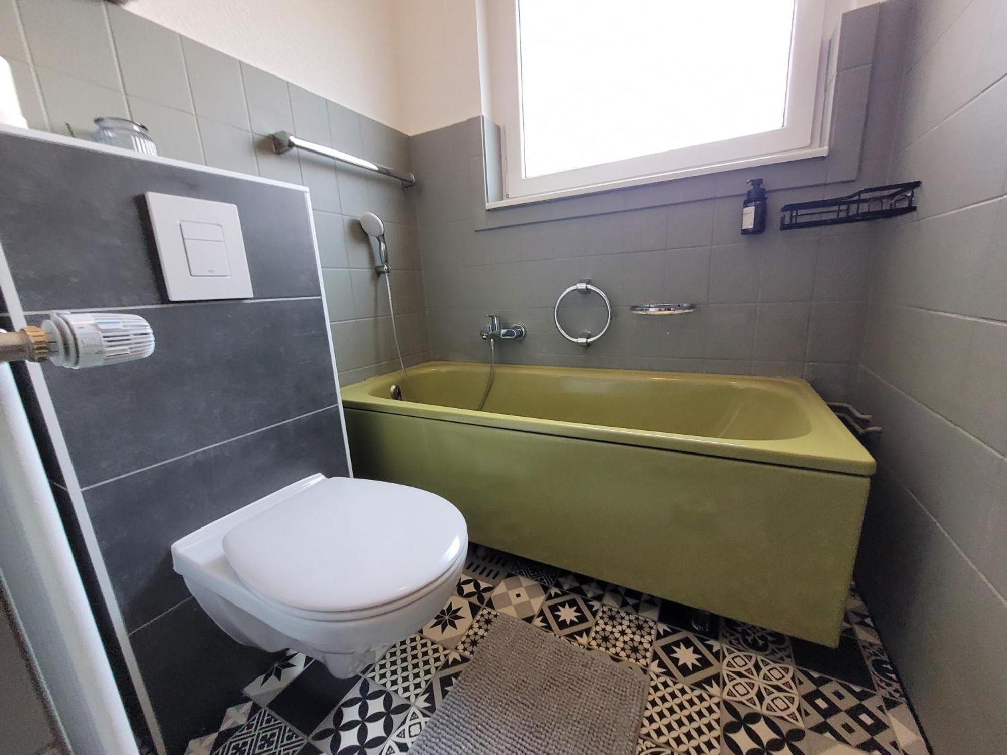 Duplex Apartment Ullstein- 4 Bedrooms, 2 Bathrooms, Living Room, 2 Parking Spaces, Boxspringbeds, Family & Business Apartment! Berlin Ngoại thất bức ảnh